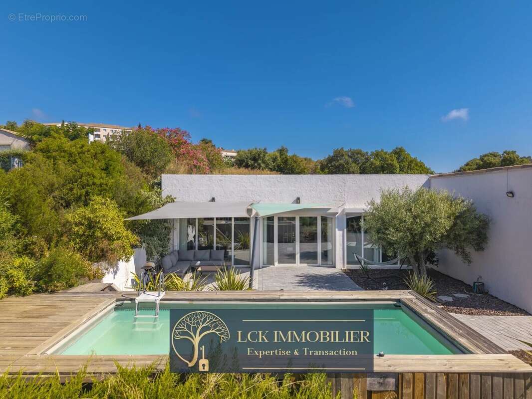 Villa avec potentiel sur les hauteurs des issambres - photo 3