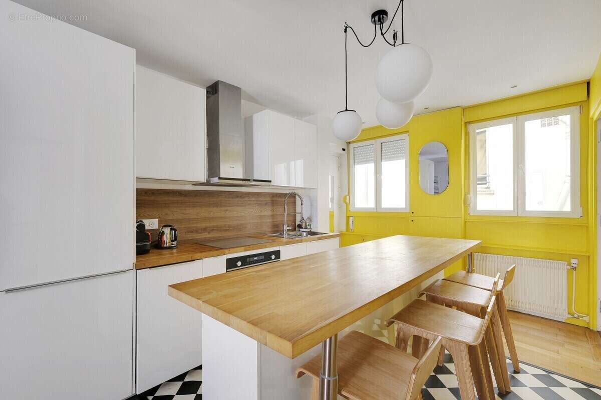 Appartement à PARIS-18E