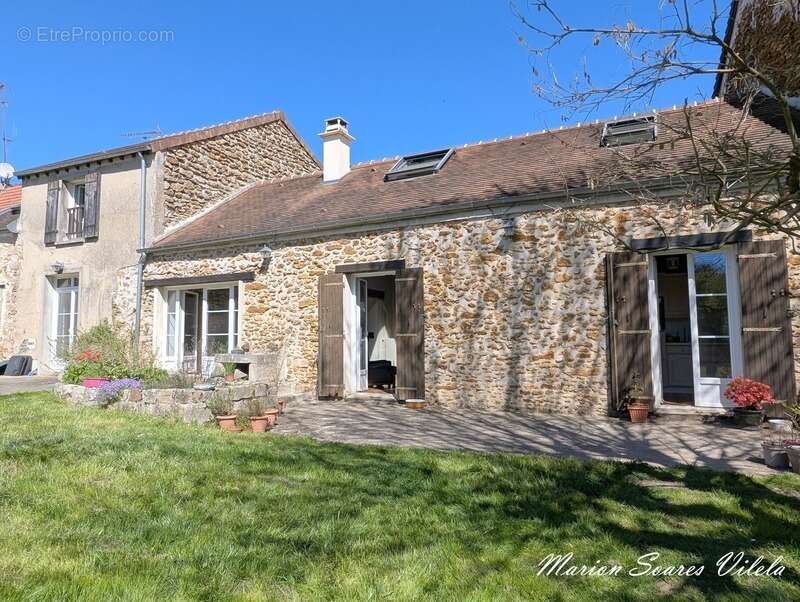 Maison à CHAUMES-EN-BRIE