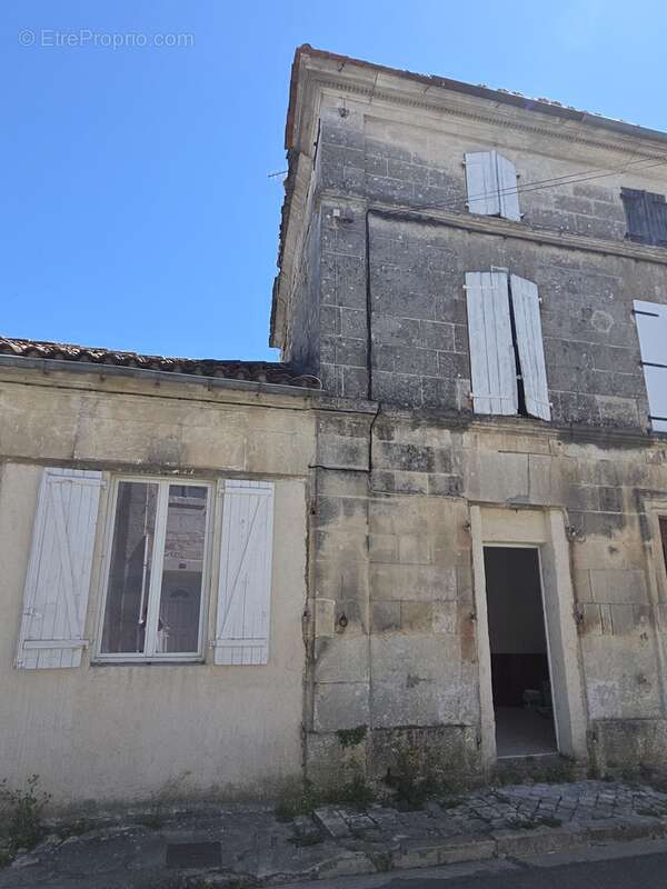 Appartement à CHATEAUNEUF-SUR-CHARENTE