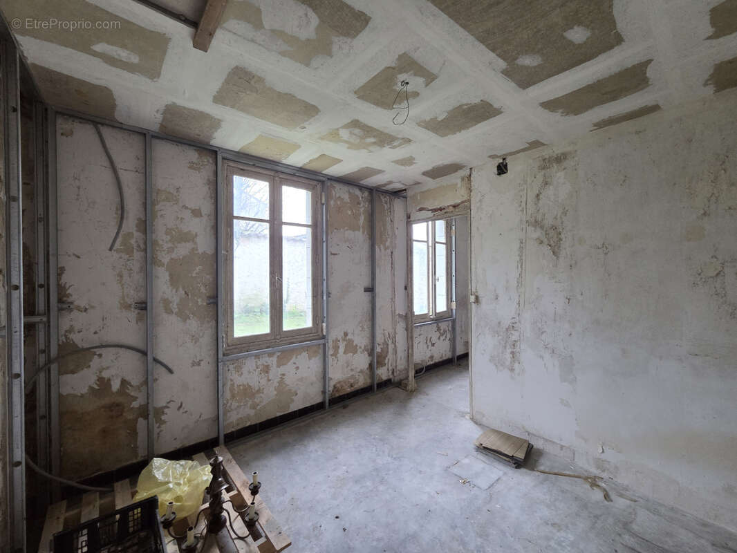 Maison à TRIAC-LAUTRAIT