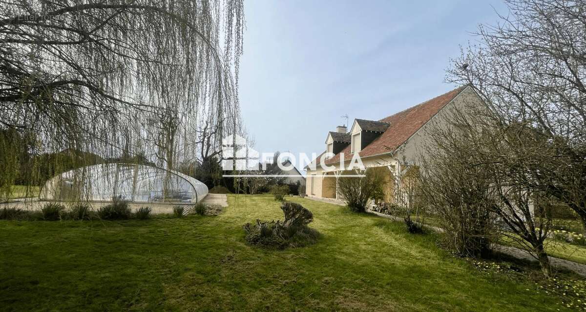 Maison à FRESNAY-SUR-SARTHE