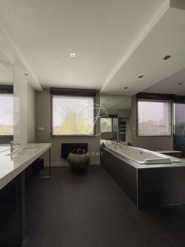 Maison à SAINGHIN-EN-MELANTOIS