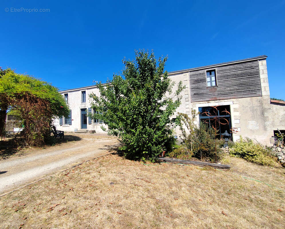Maison 9 pièces 285m2 - photo 2