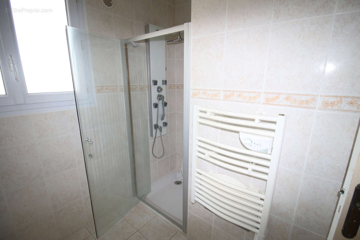 Maison à FONTVIEILLE