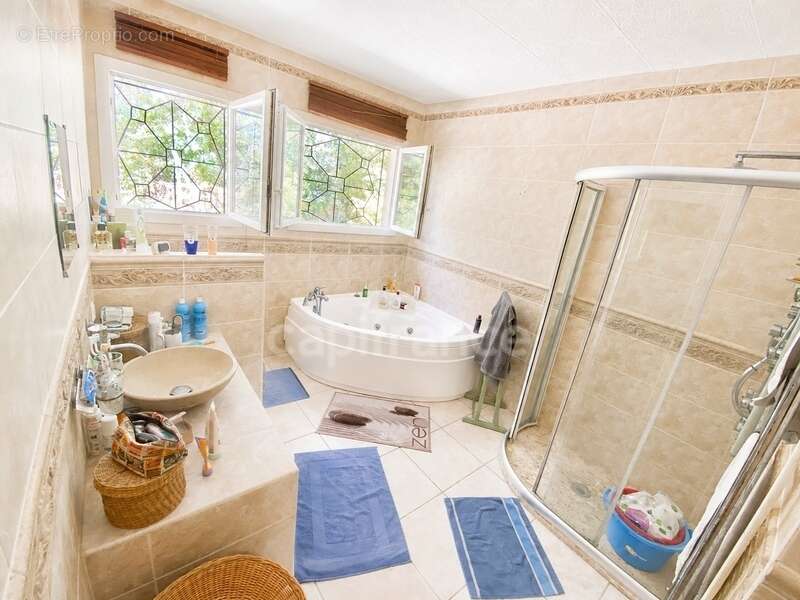 LE PIAN-MÉDOC(33) – Charme, calme et nature pour cette maison de T4 de 99 m2 nichée sur une parcelle de 1312 m2 dans un cadre ve - photo 8