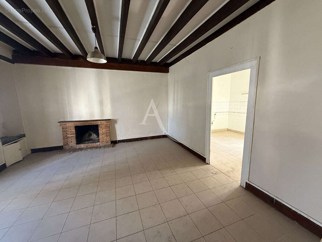 Appartement à LES PONTS-DE-CE