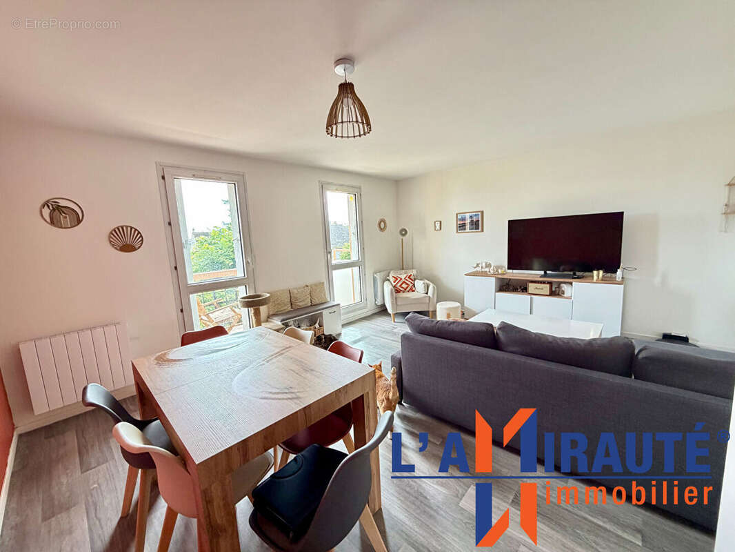 Appartement à SARTROUVILLE
