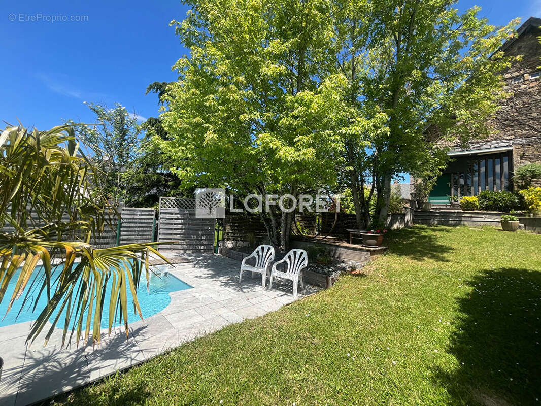 Maison à LUC-LA-PRIMAUBE