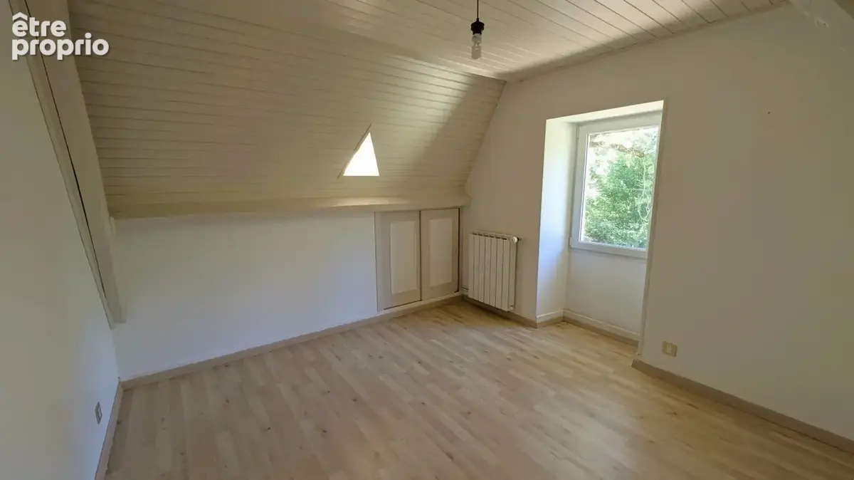 Maison en pierre et sa grange sur terrain arboré - photo 12