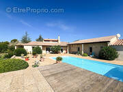 Maison à CABRIERES-D'AVIGNON