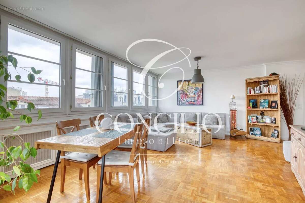 La Garenne-Colombes – Élégant 3 pièces de 82 m² avec balcon de 10 m², vue dégagée et beaux volumes - photo 10