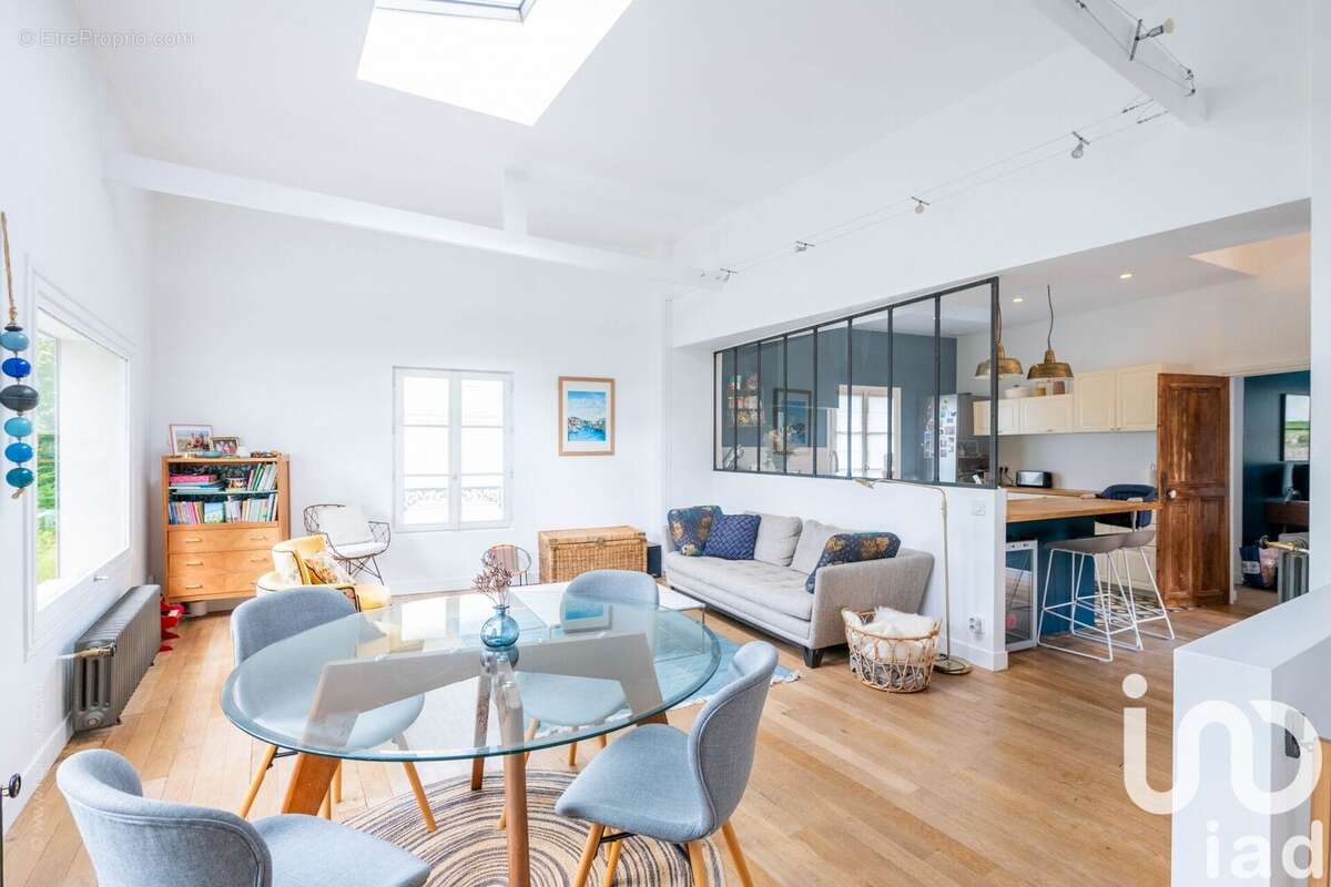 Photo 2 - Maison à LA CELLE-SAINT-CLOUD