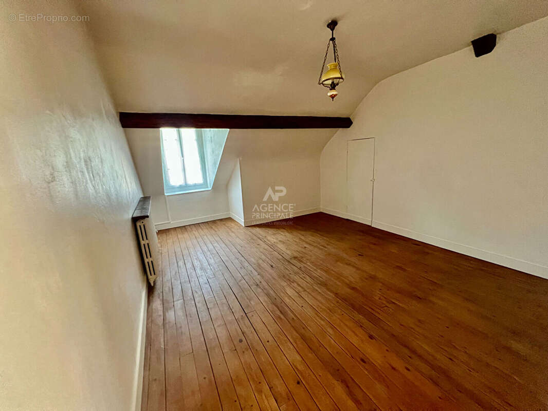 Maison à AUVERS-SUR-OISE