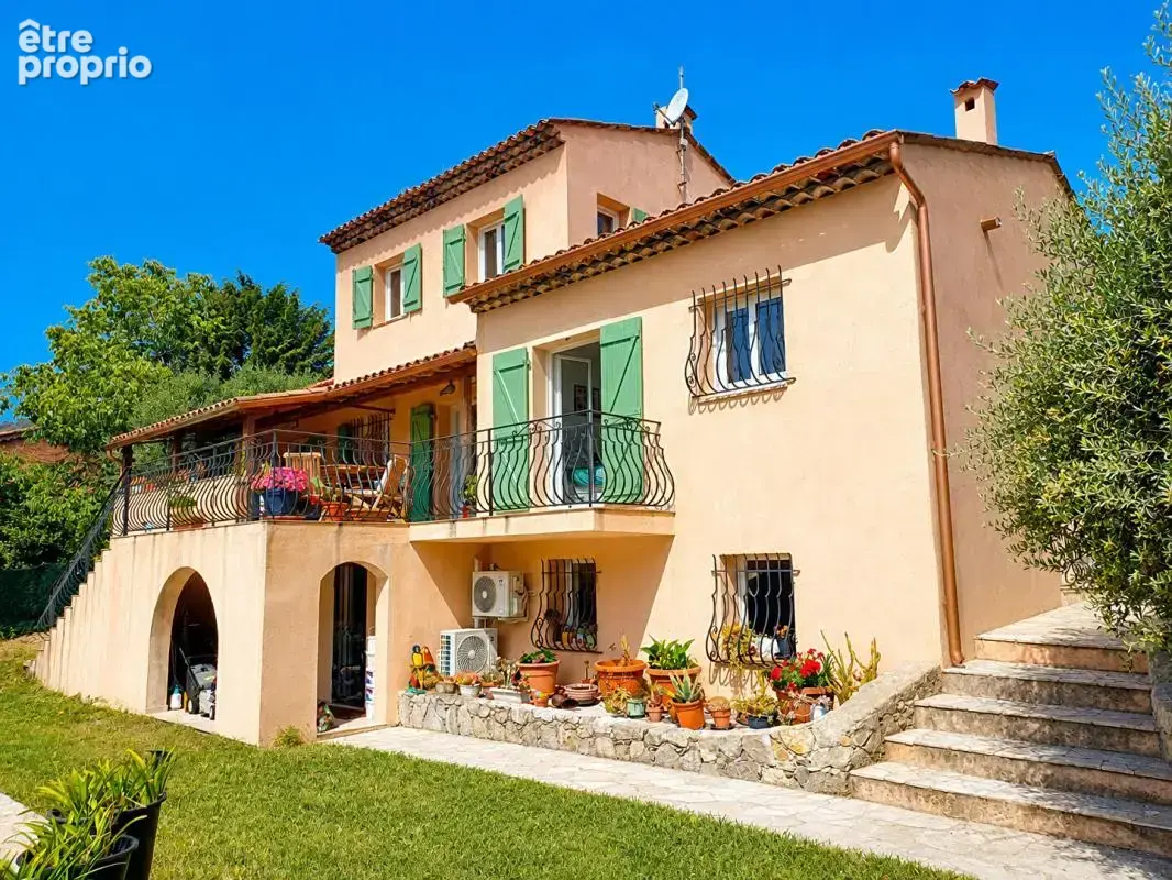 Superbe villa vue mer à 180° proche du village - photo 17