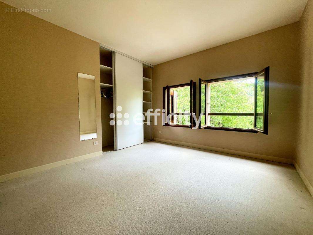 Maison 225 m² à Le Mas-D'azil  - photo 9