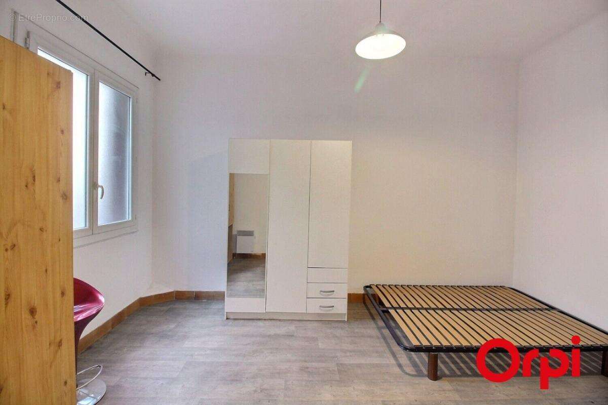 Appartement à MARSEILLE-5E