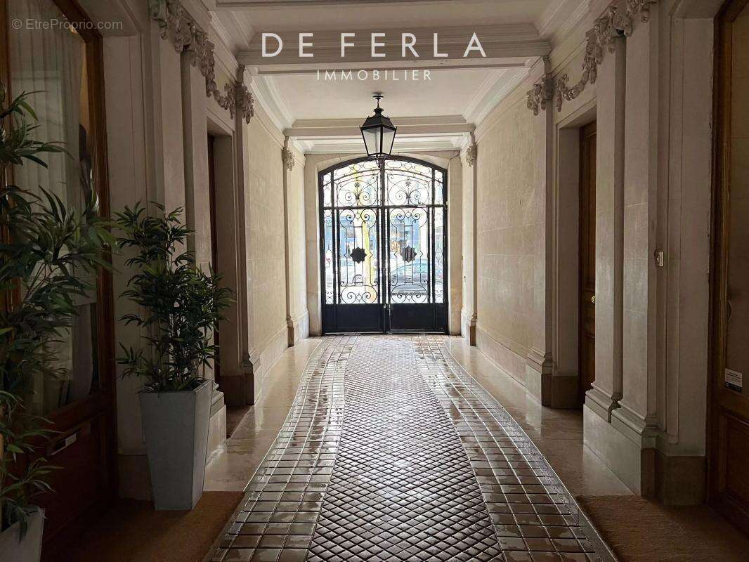 Appartement à PARIS-7E
