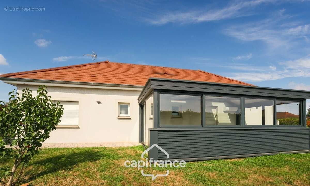 Maison de plain-pied, 3 chambres, véranda, piscine chauffée et jardin paysager – Courlaoux, à 10 min de Lons-le-Saunier (39000) - photo 9