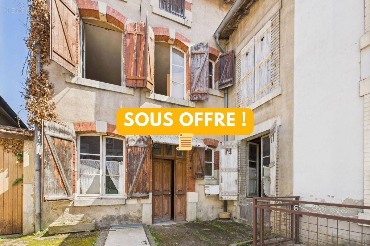 Maison à THIAUCOURT-REGNIEVILLE