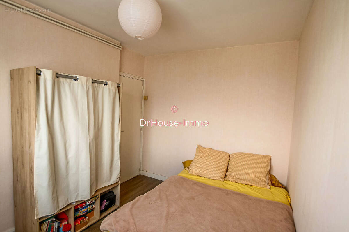 Appartement 79 m² à Luce  - photo 14