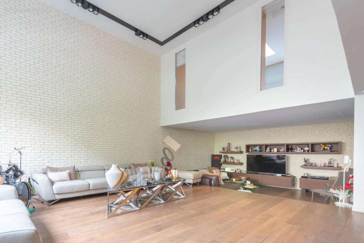 Maison à COURBEVOIE