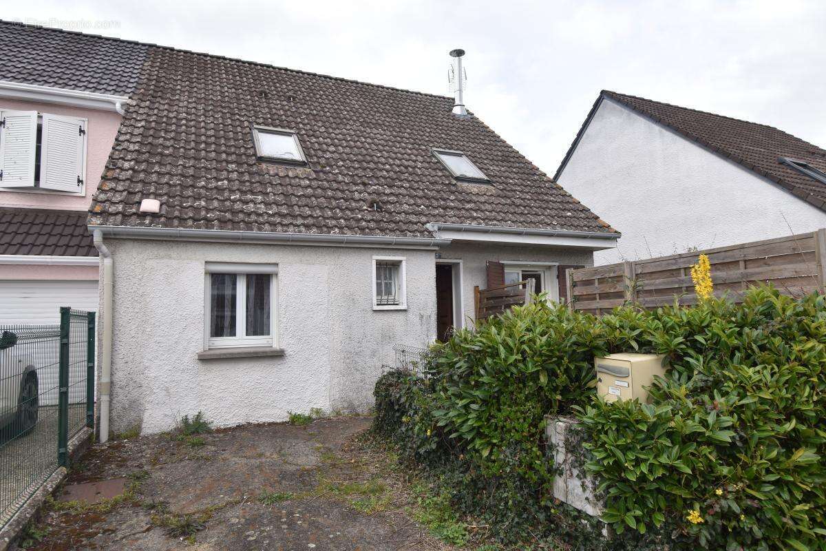 Maison à COSNE-COURS-SUR-LOIRE