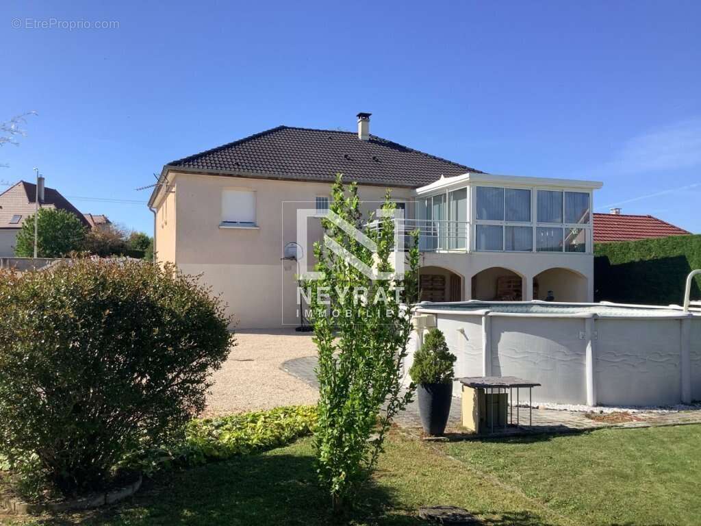 Maison familiale 4 chambres à IZEURE - photo 10