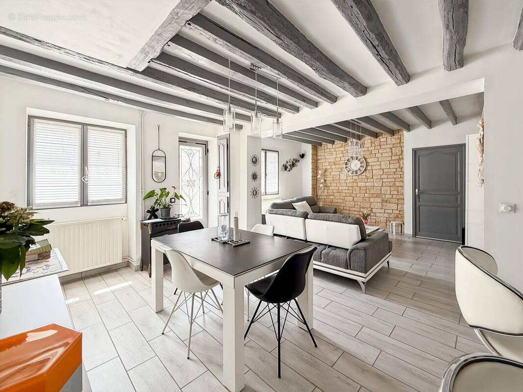 Maison à FONTENAY-TRESIGNY