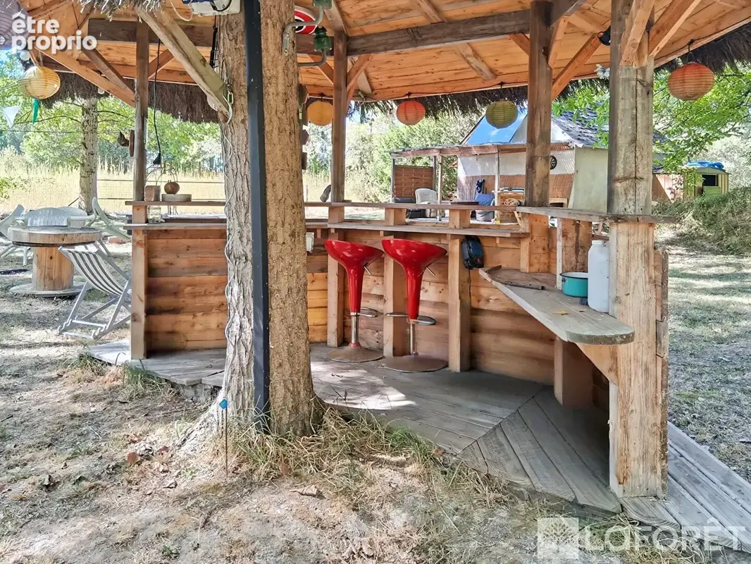Beau terrain de loisirs avec maisonnette et étang - photo 7