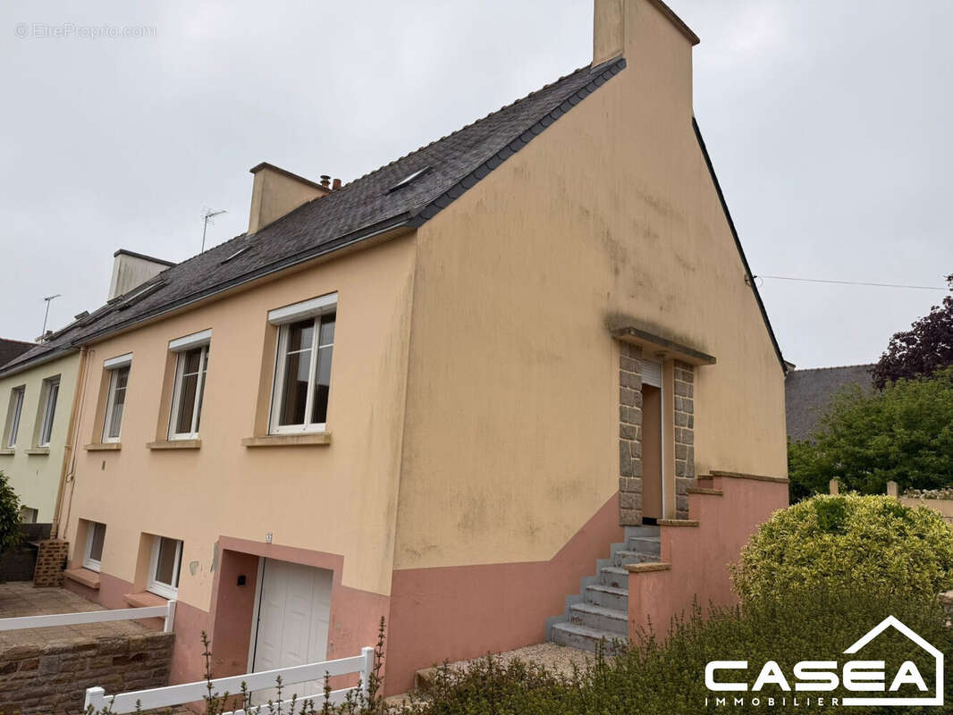 Maison à PLONEOUR-LANVERN