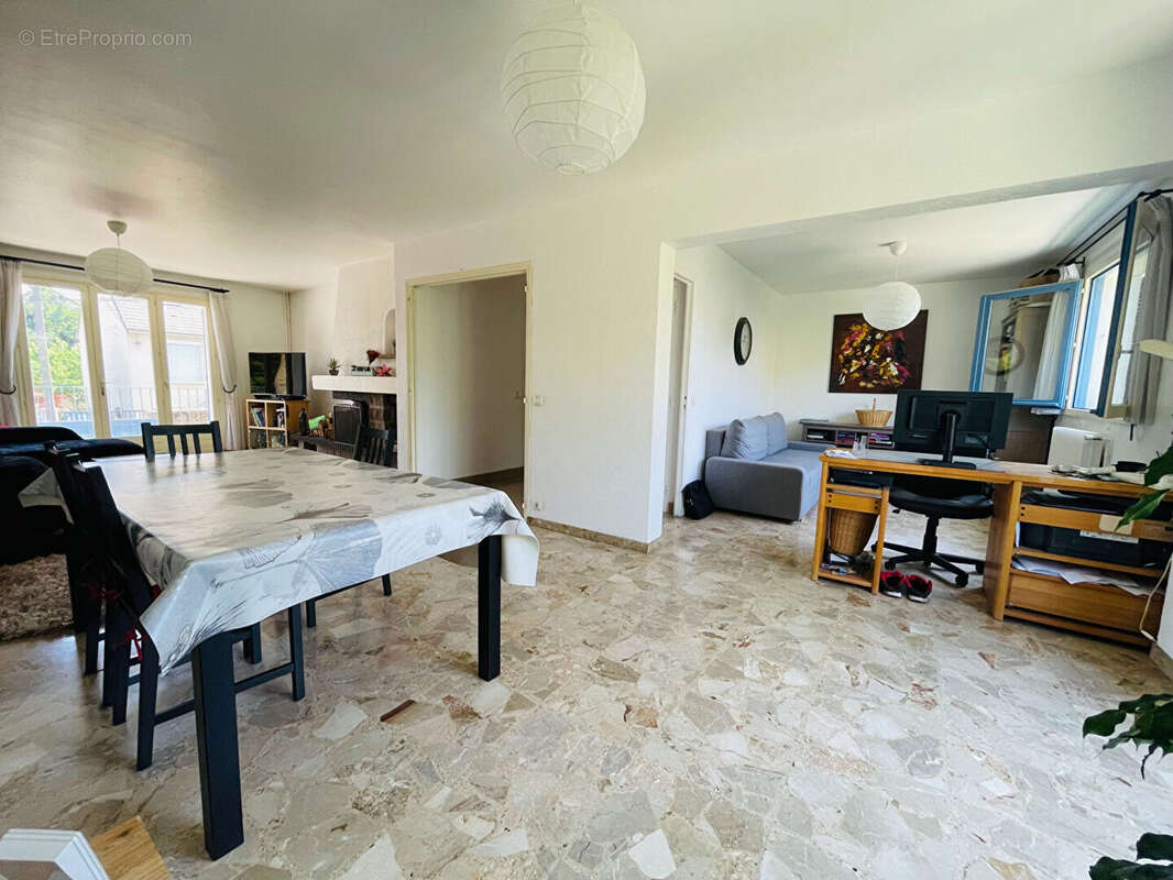 Maison à SARTROUVILLE