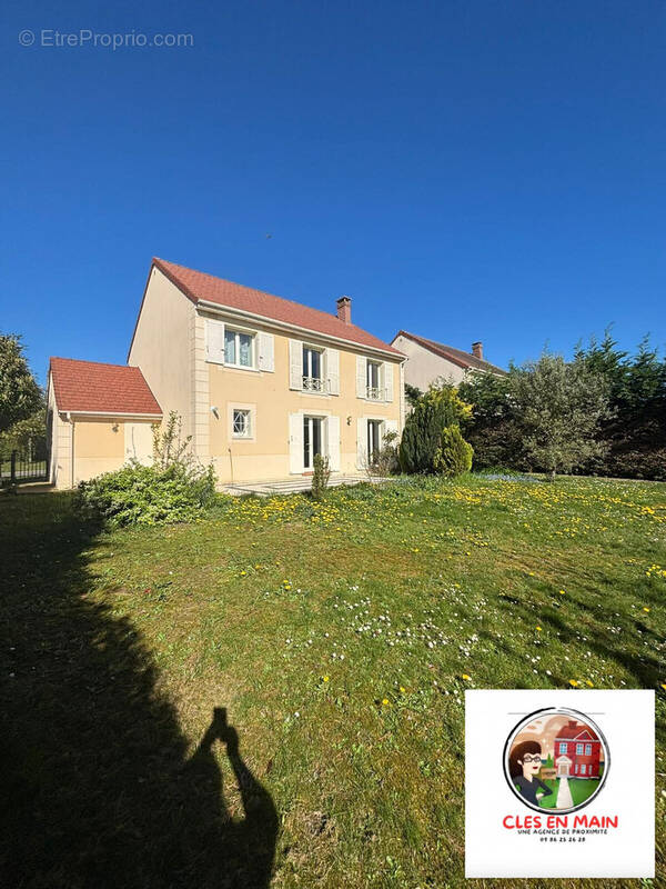 Maison à MERU