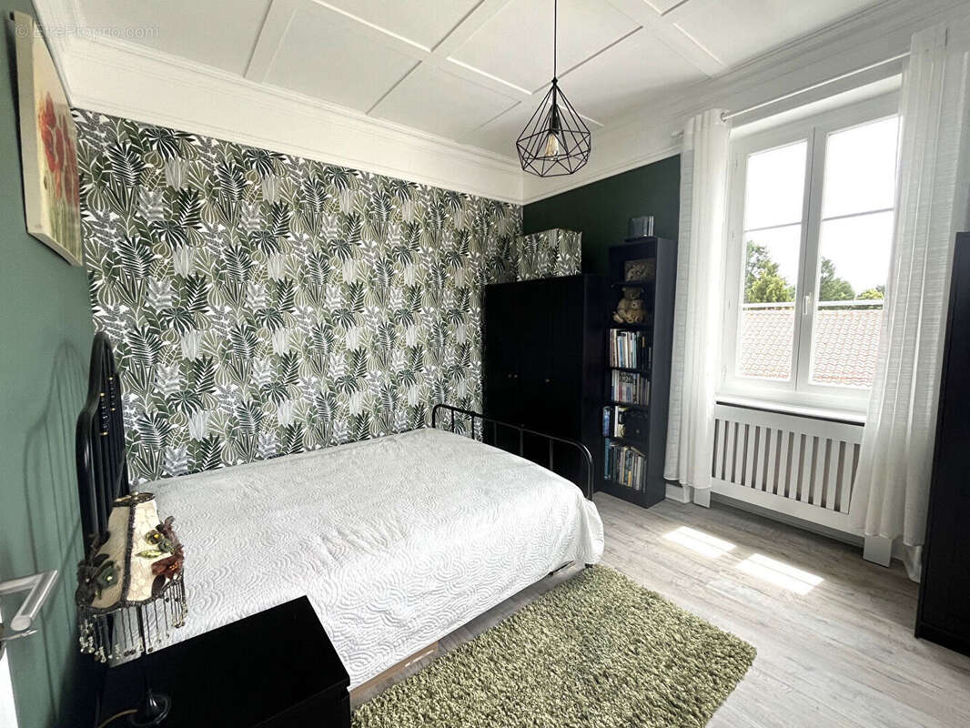 Maison à LA CHAPELLE-MONTBRANDEIX
