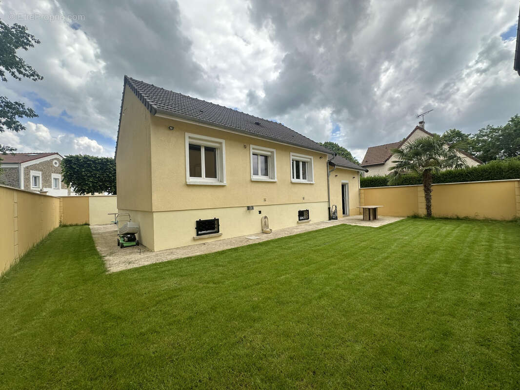 Maison à GRISY-SUISNES