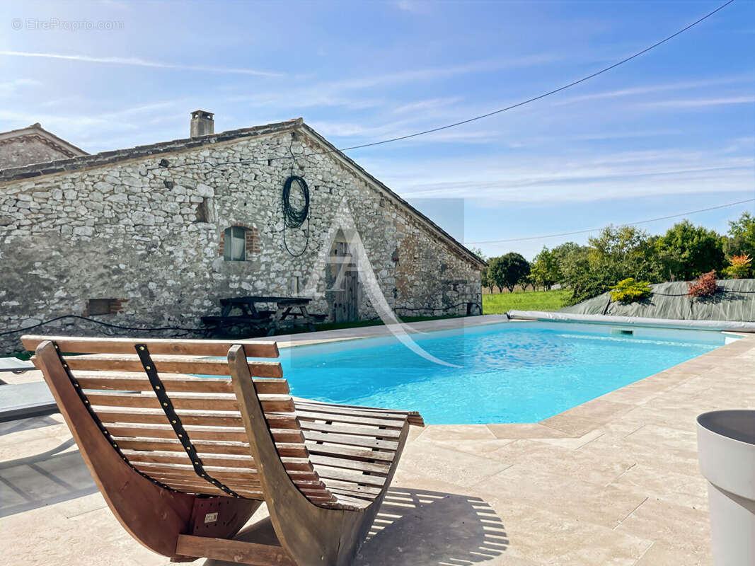 Authentique propriété en pierre avec piscine, dépendances et vignoble - photo 2