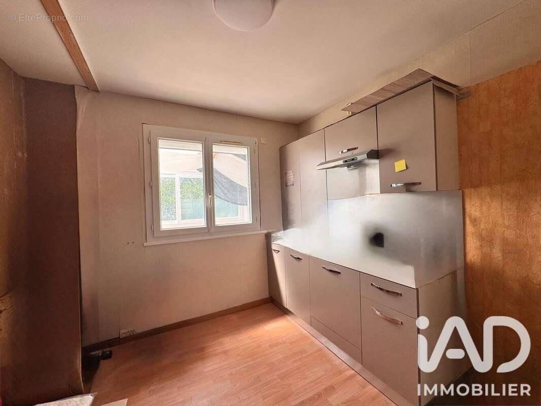 Appartement 93 m² à La Queue-En-Brie  - photo 9