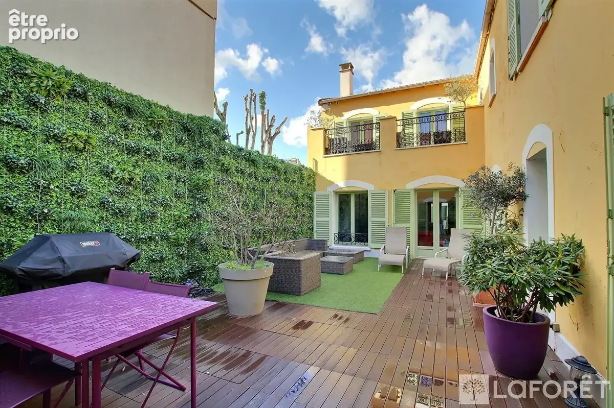 Centre-ville - maison familiale de caractère avec terrasse - photo 3