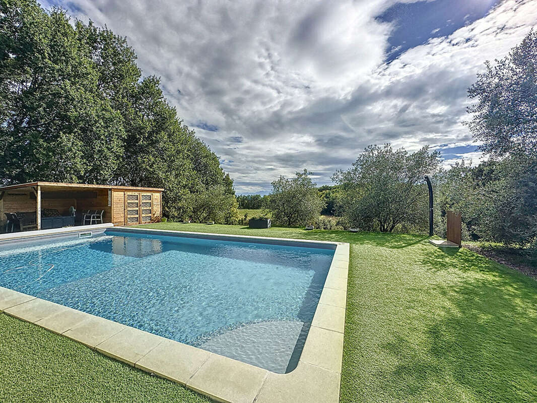 Maison à VILLECOMTAL-SUR-ARROS