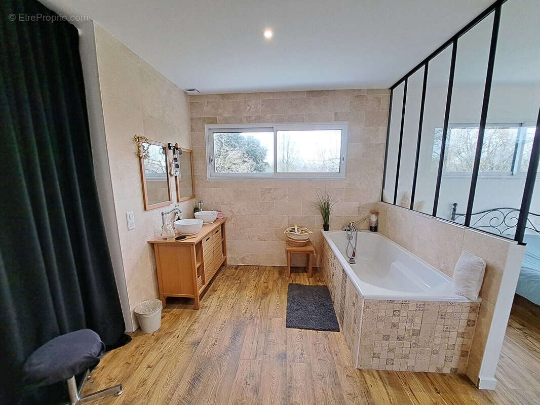 Maison à SAINT-CHRISTOPHE-DU-LIGNERON