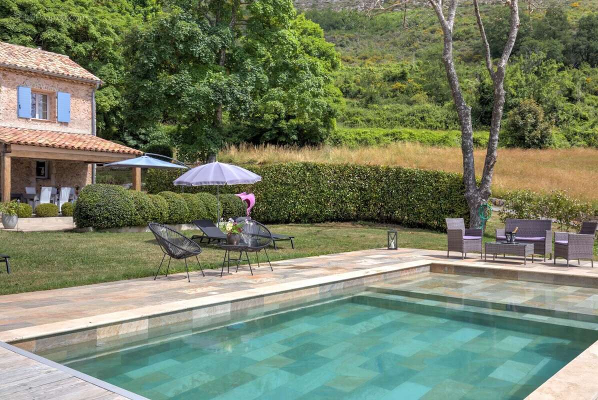 Maison à TOURRETTES-SUR-LOUP