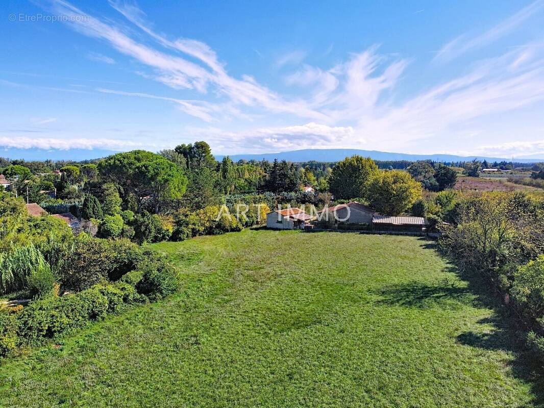 Terrain à CHATEAUNEUF-DE-GADAGNE