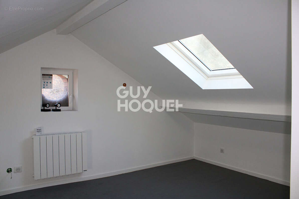 Maison à CELLES-SUR-DUROLLE