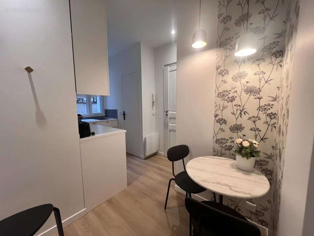 Appartement à PARIS-17E