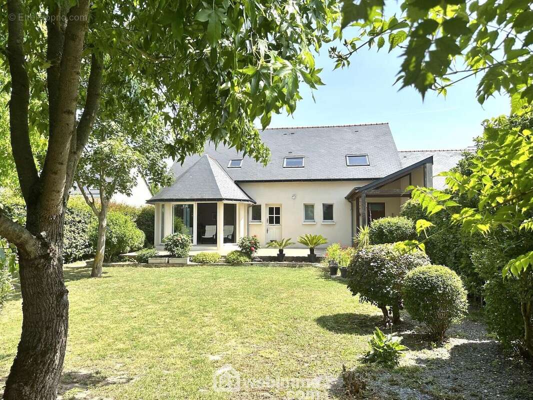 Maison 186 m² à Maze  - photo 2