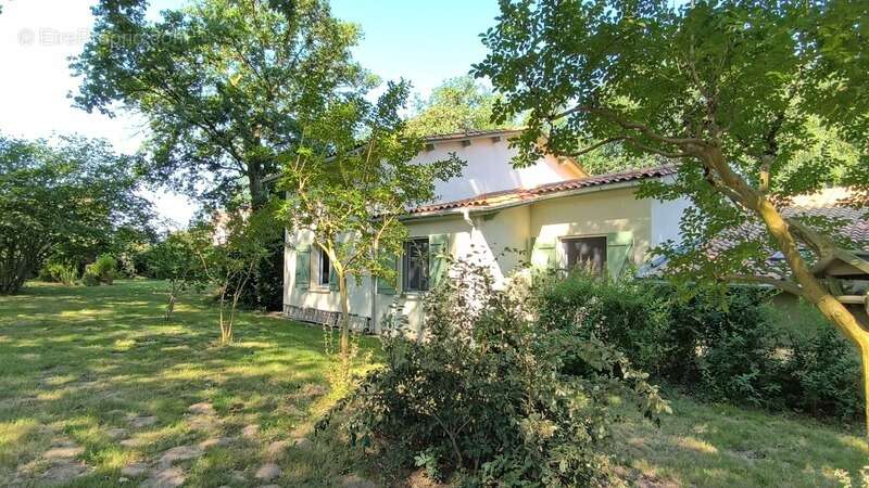 Maison à SAINT-GEIN