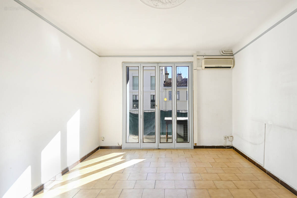 Appartement à MARSEILLE-3E