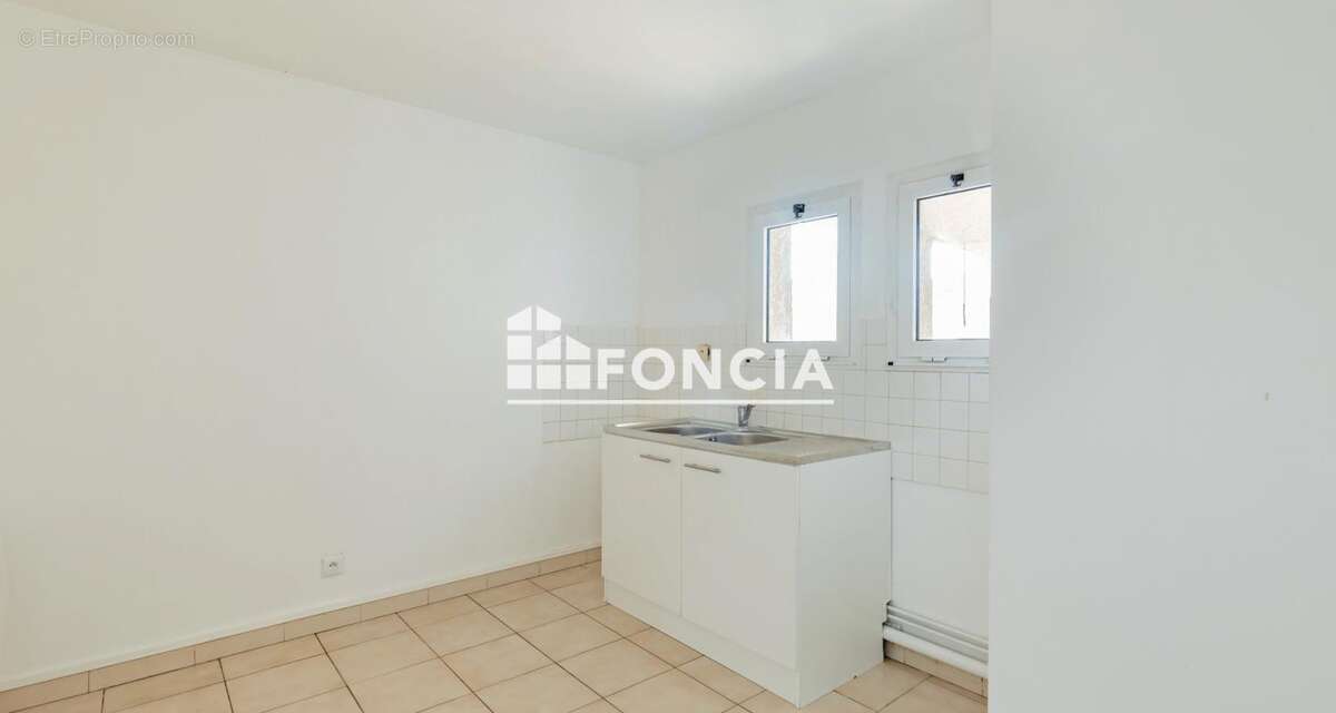 T4 rue des Saules avec Balcon et parking - photo 4