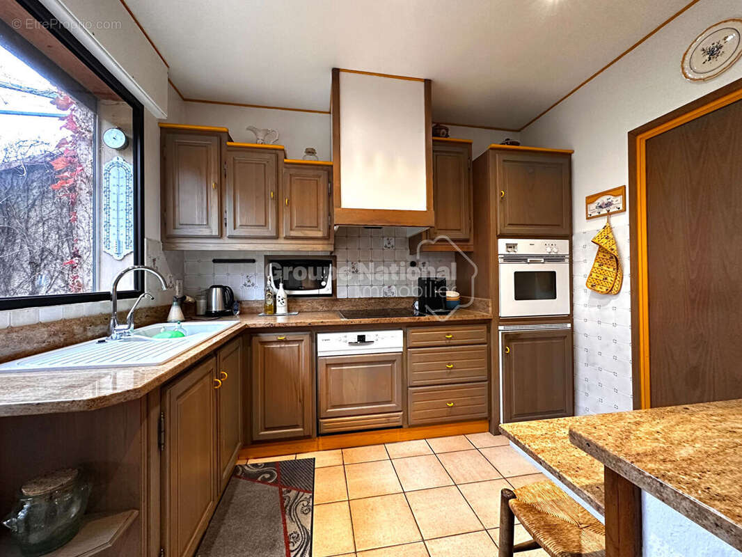 Maison à VILLEVIEILLE