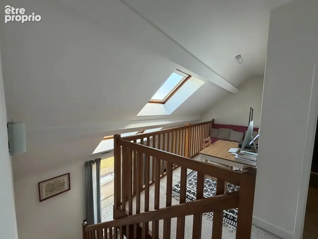 Exclusif auxerre centre-ville appartement f2 bis en duplex balcon cave parking - photo 5